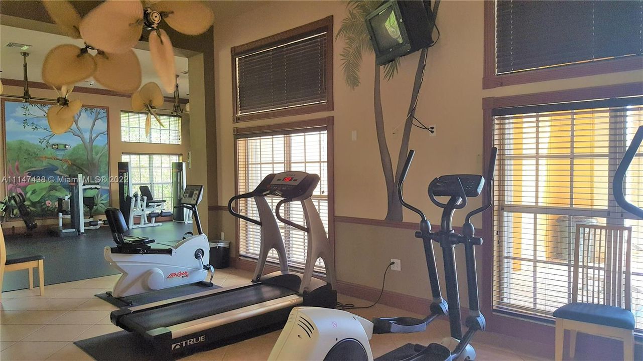 Vendido Recientemente: $359,900 (3 camas, 2 baños, 1144 Pies cuadrados)