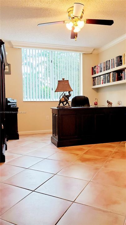 Vendido Recientemente: $359,900 (3 camas, 2 baños, 1144 Pies cuadrados)