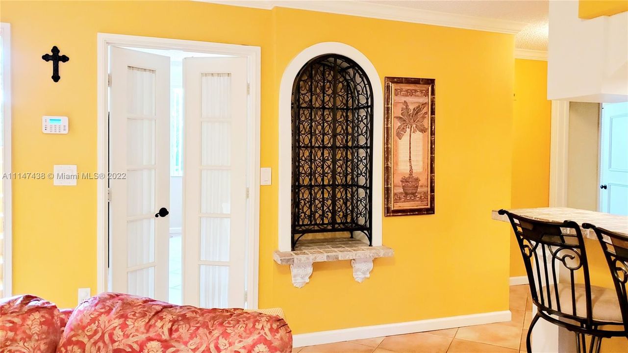 Vendido Recientemente: $359,900 (3 camas, 2 baños, 1144 Pies cuadrados)