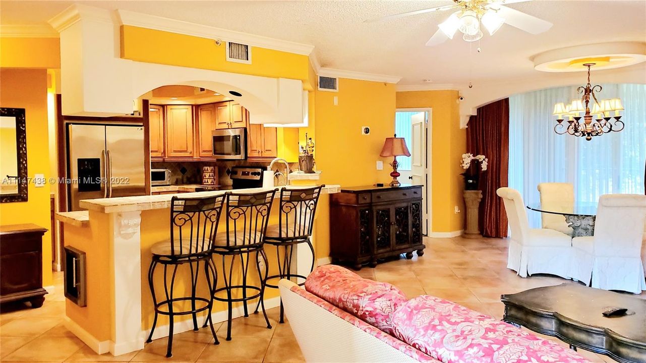 Vendido Recientemente: $359,900 (3 camas, 2 baños, 1144 Pies cuadrados)