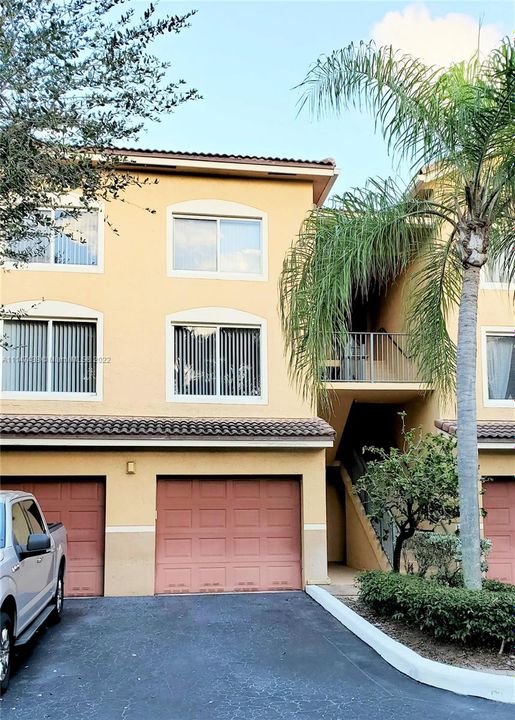 Vendido Recientemente: $359,900 (3 camas, 2 baños, 1144 Pies cuadrados)
