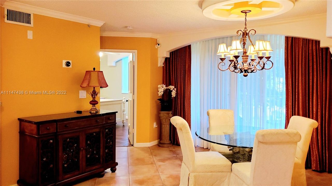 Vendido Recientemente: $359,900 (3 camas, 2 baños, 1144 Pies cuadrados)