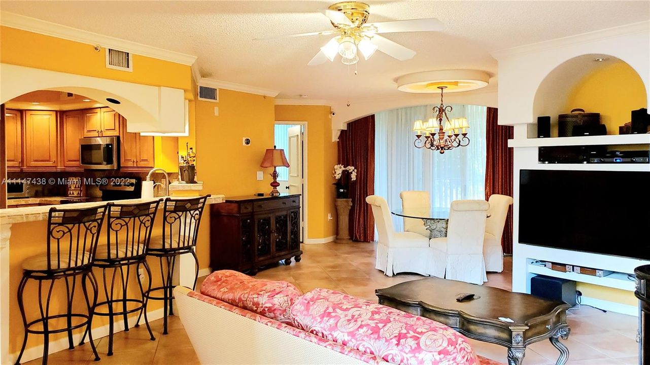 Vendido Recientemente: $359,900 (3 camas, 2 baños, 1144 Pies cuadrados)
