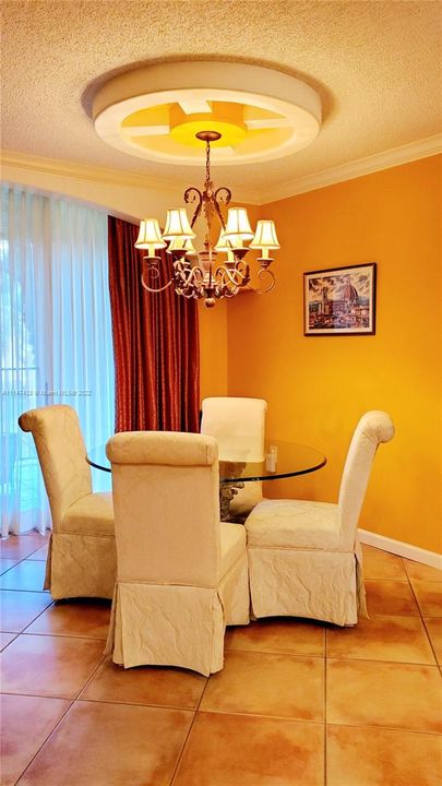 Vendido Recientemente: $359,900 (3 camas, 2 baños, 1144 Pies cuadrados)