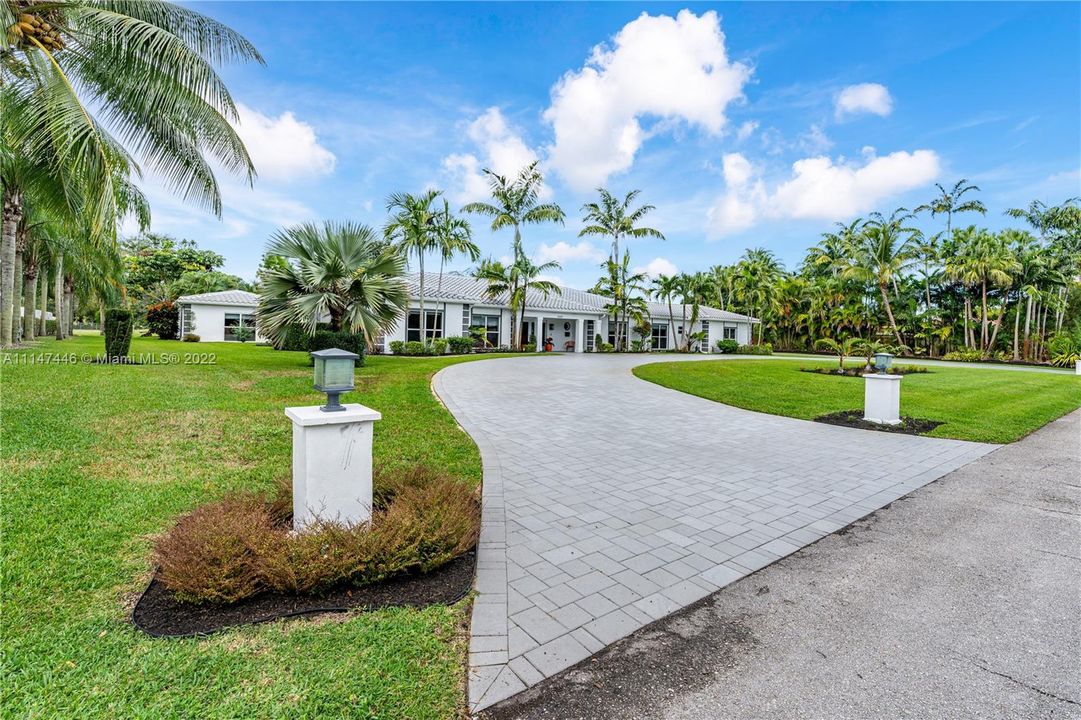 Recently Sold: $1,499,000 (4 beds, 4 baths, 4433 Square Feet)