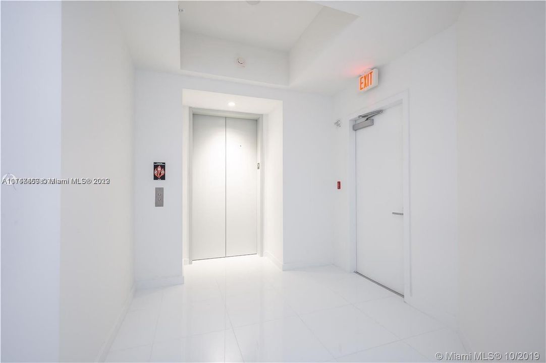 Recently Sold: $799,000 (1 beds, 2 baths, 1294 Square Feet)