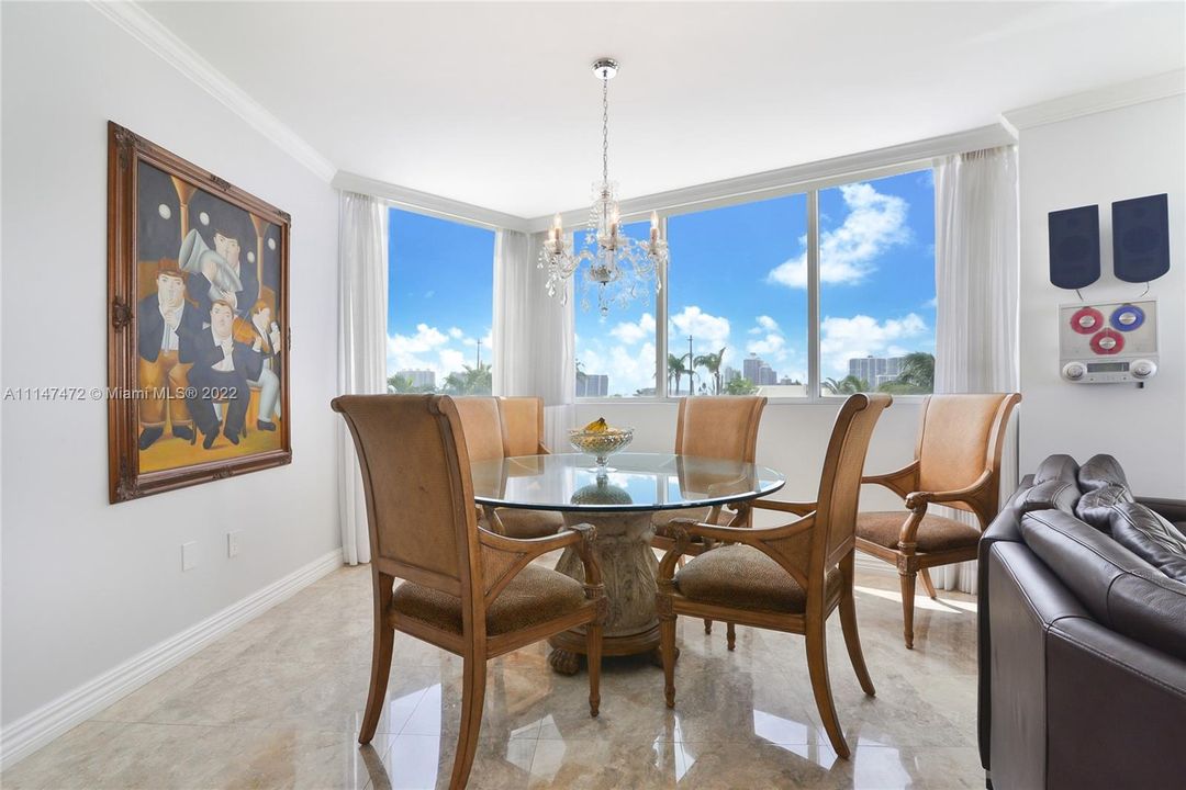 Recently Sold: $1,068,000 (2 beds, 2 baths, 1680 Square Feet)