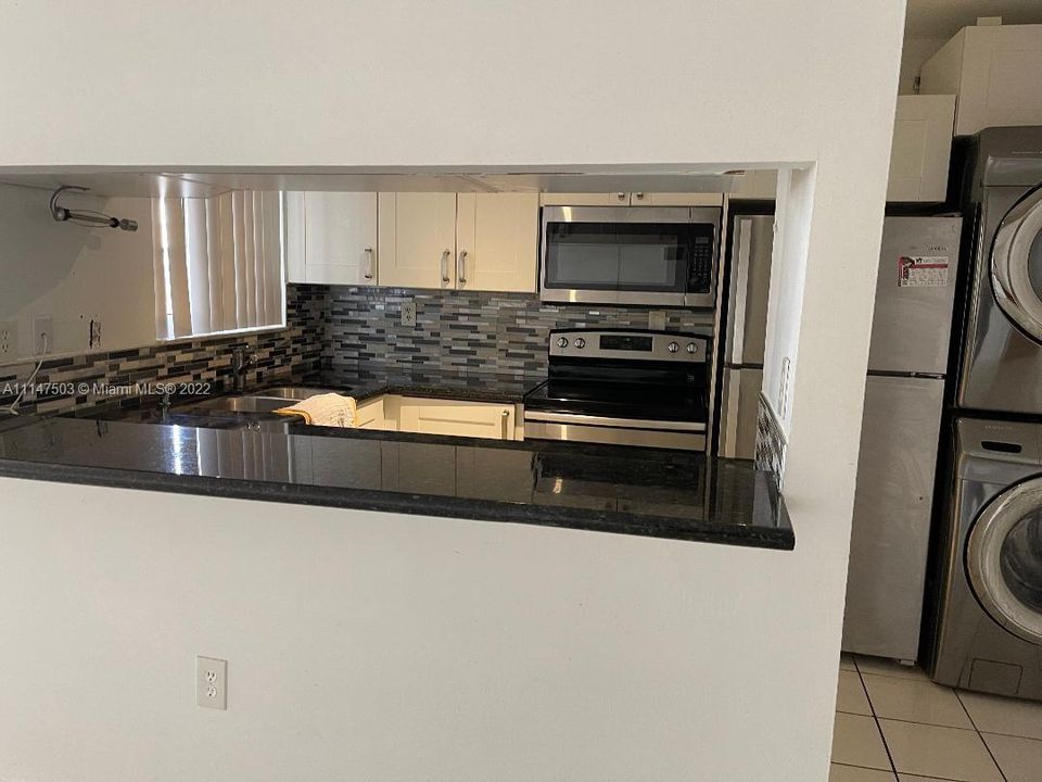 Недавно арендовано: $1,900 (2 спален, 1 ванн, 896 Квадратных фут)