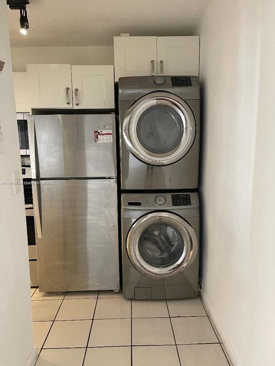 Недавно арендовано: $1,900 (2 спален, 1 ванн, 896 Квадратных фут)