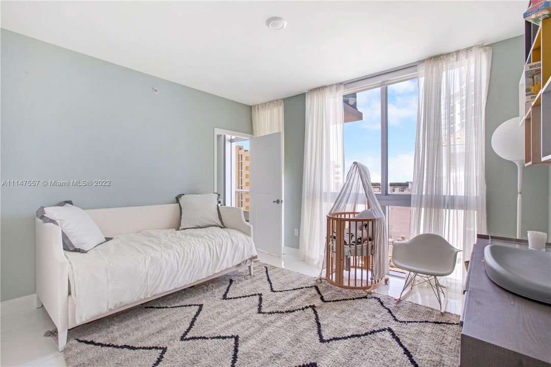 Recently Sold: $2,125,000 (2 beds, 2 baths, 1421 Square Feet)