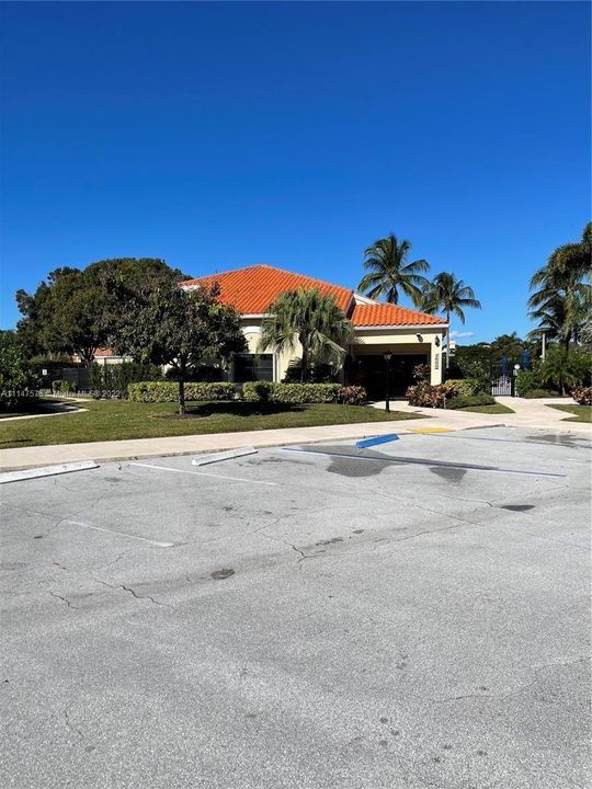 Recently Sold: $769,000 (3 beds, 2 baths, 1941 Square Feet)