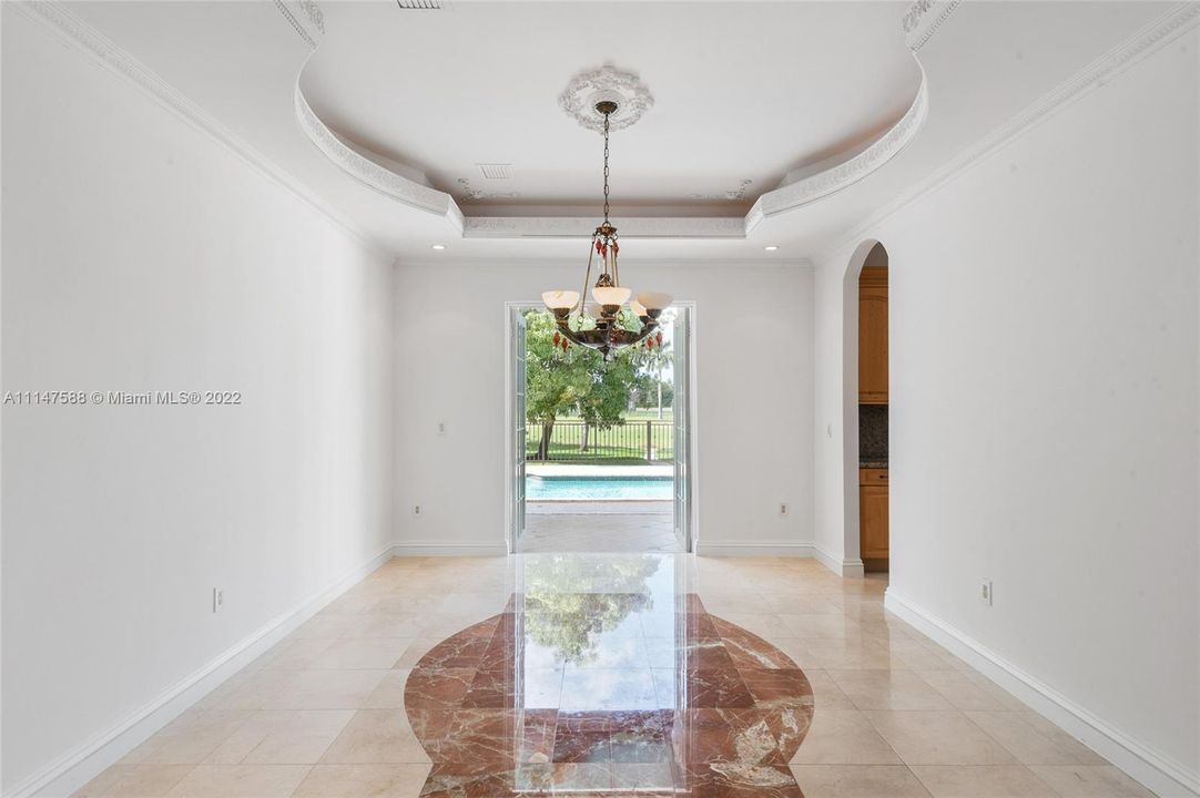 Recently Sold: $1,300,000 (4 beds, 5 baths, 4853 Square Feet)