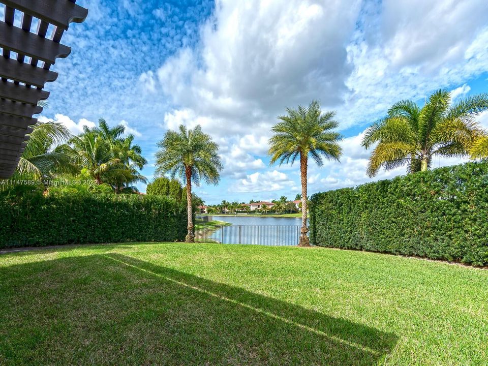 Recently Sold: $1,425,000 (5 beds, 4 baths, 3510 Square Feet)
