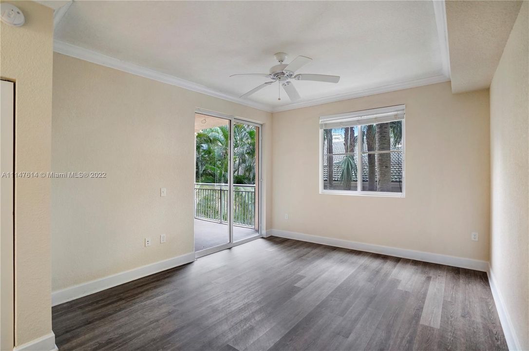 Vendido Recientemente: $179,900 (1 camas, 1 baños, 817 Pies cuadrados)