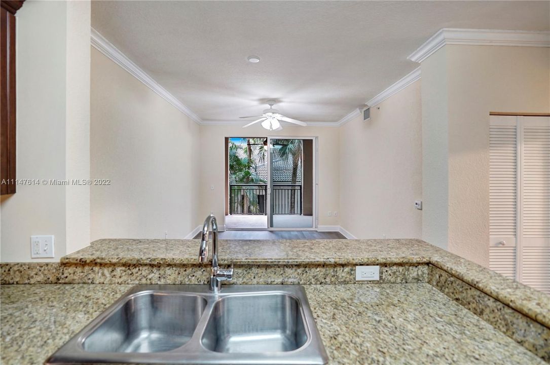 Vendido Recientemente: $179,900 (1 camas, 1 baños, 817 Pies cuadrados)