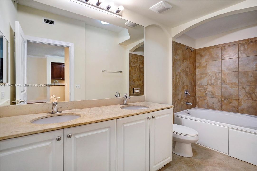 Vendido Recientemente: $179,900 (1 camas, 1 baños, 817 Pies cuadrados)