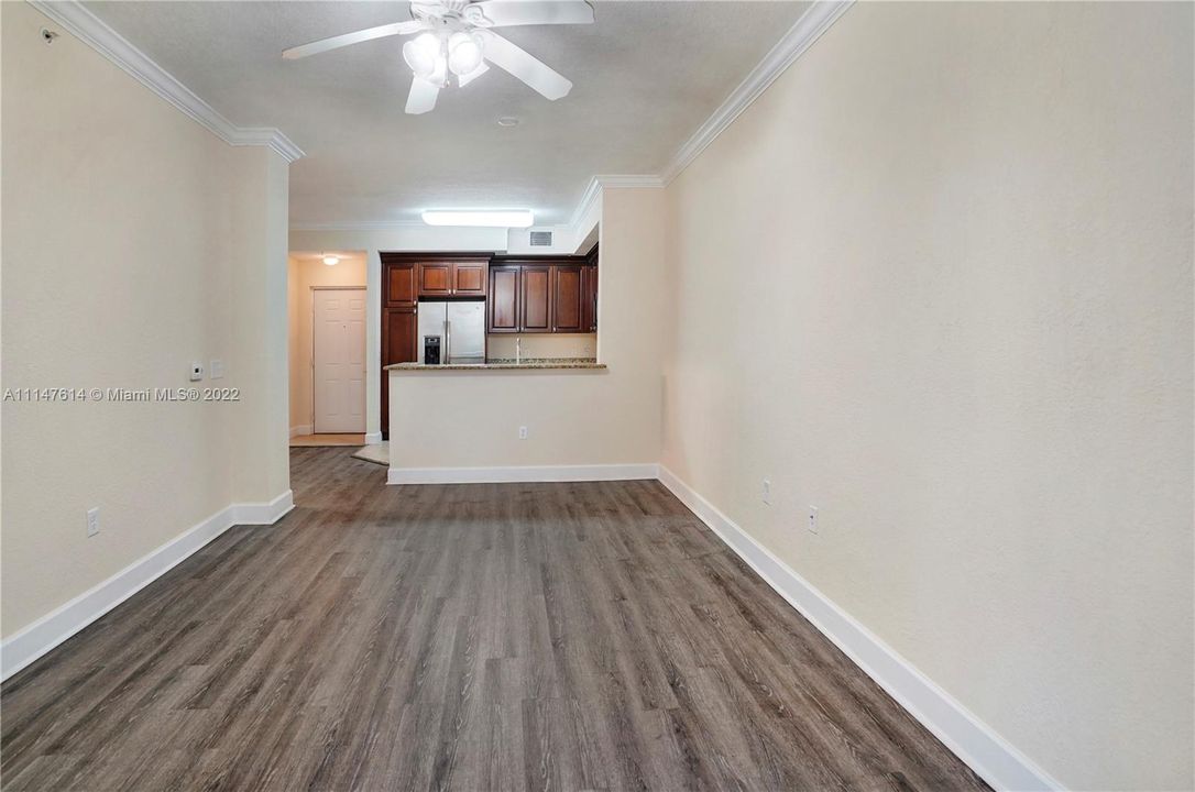 Vendido Recientemente: $179,900 (1 camas, 1 baños, 817 Pies cuadrados)