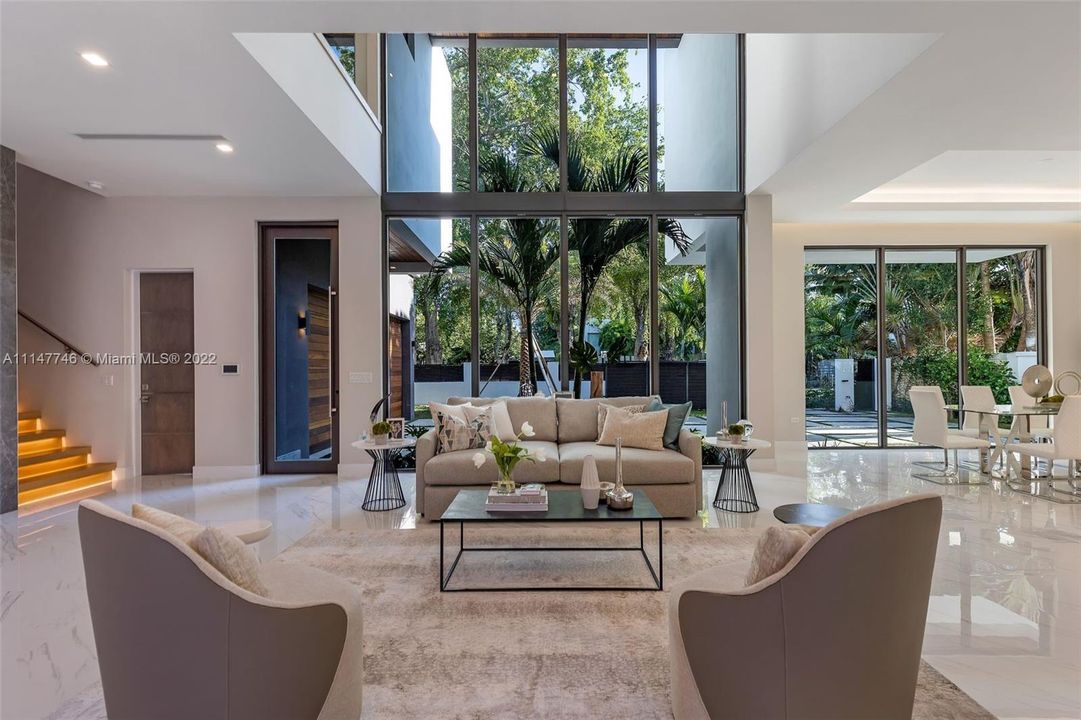 Recently Sold: $6,350,000 (6 beds, 7 baths, 4600 Square Feet)