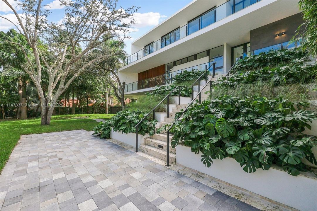 Recently Sold: $9,995,000 (6 beds, 6 baths, 0 Square Feet)
