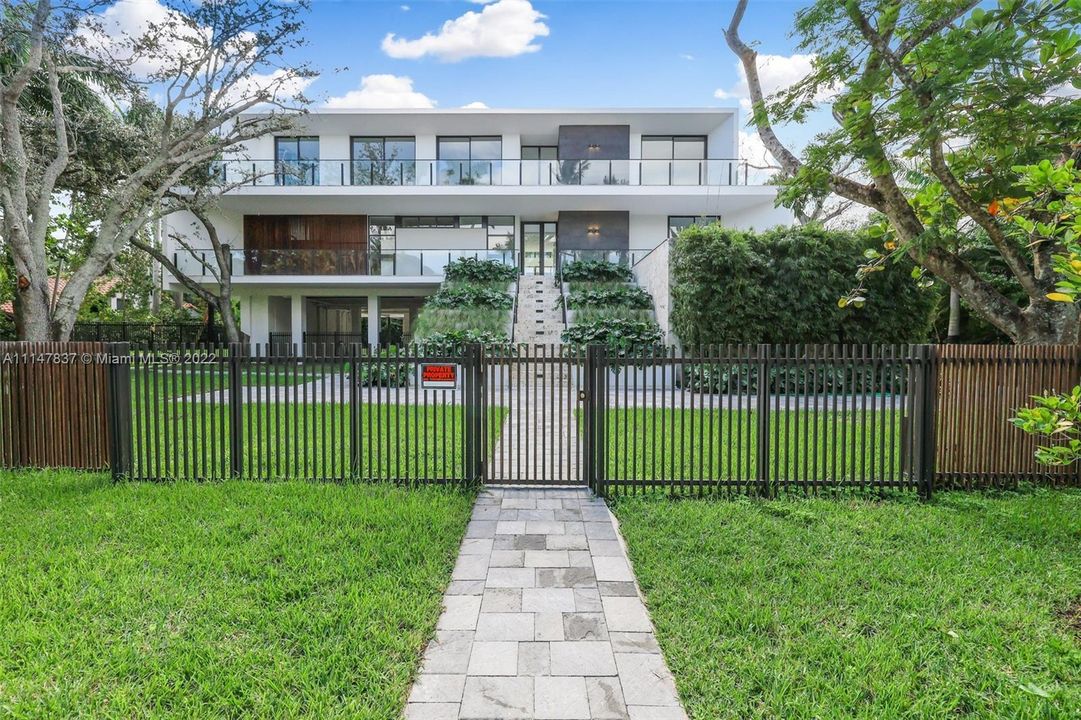 Recently Sold: $9,995,000 (6 beds, 6 baths, 0 Square Feet)