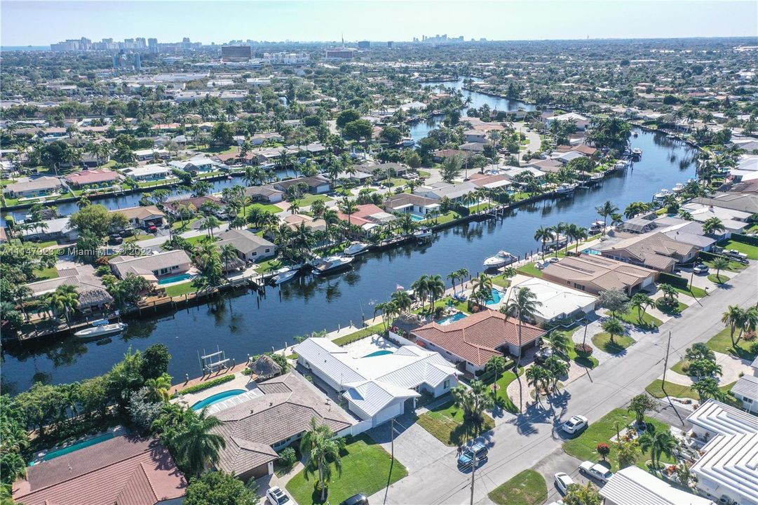 Vendido Recientemente: $1,850,000 (4 camas, 3 baños, 1946 Pies cuadrados)