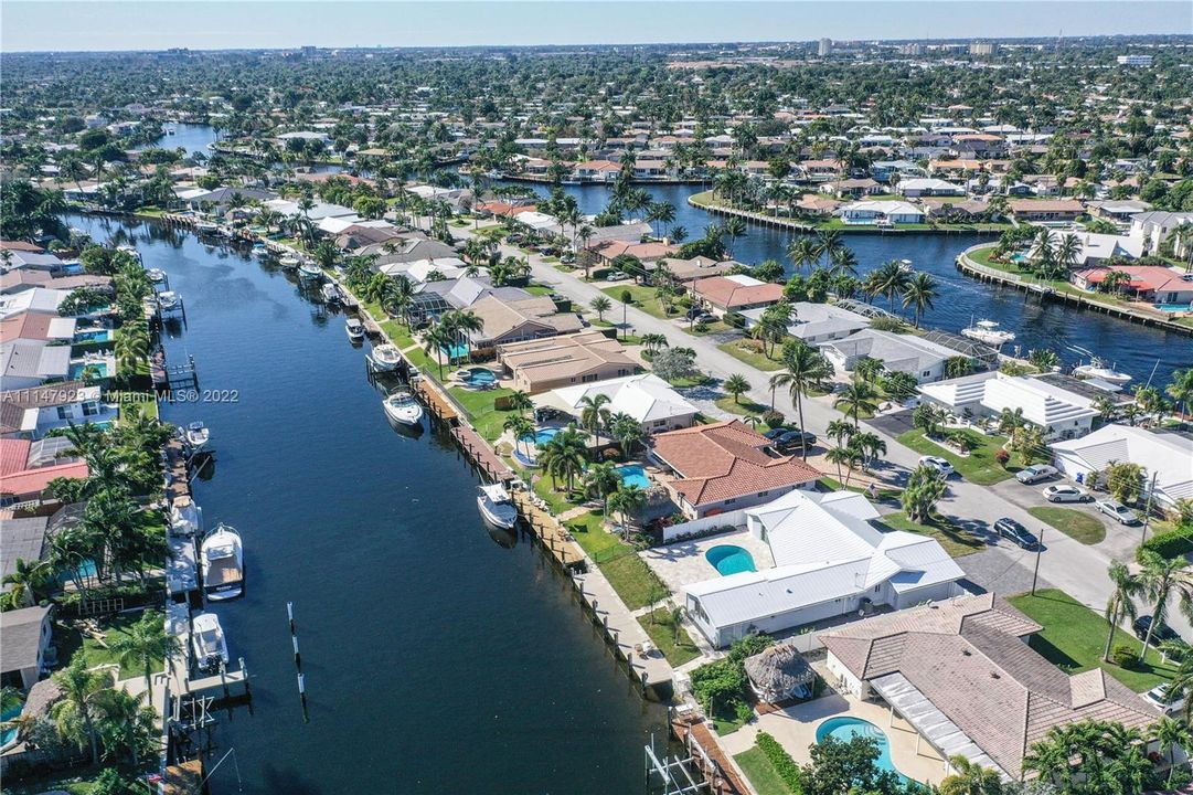 Vendido Recientemente: $1,850,000 (4 camas, 3 baños, 1946 Pies cuadrados)