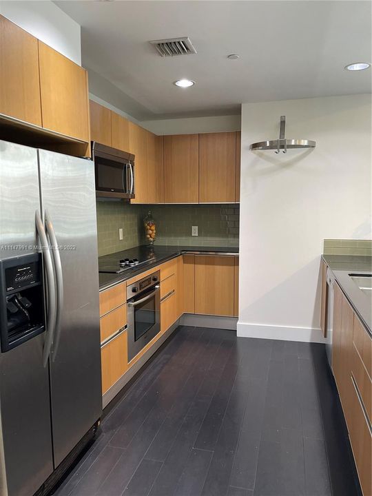 Recently Rented: $4,200 (2 beds, 2 baths, 1268 Square Feet)