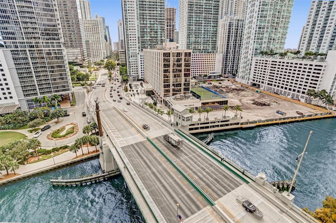 最近售出: $950,000 (2 贝兹, 2 浴室, 1430 平方英尺)