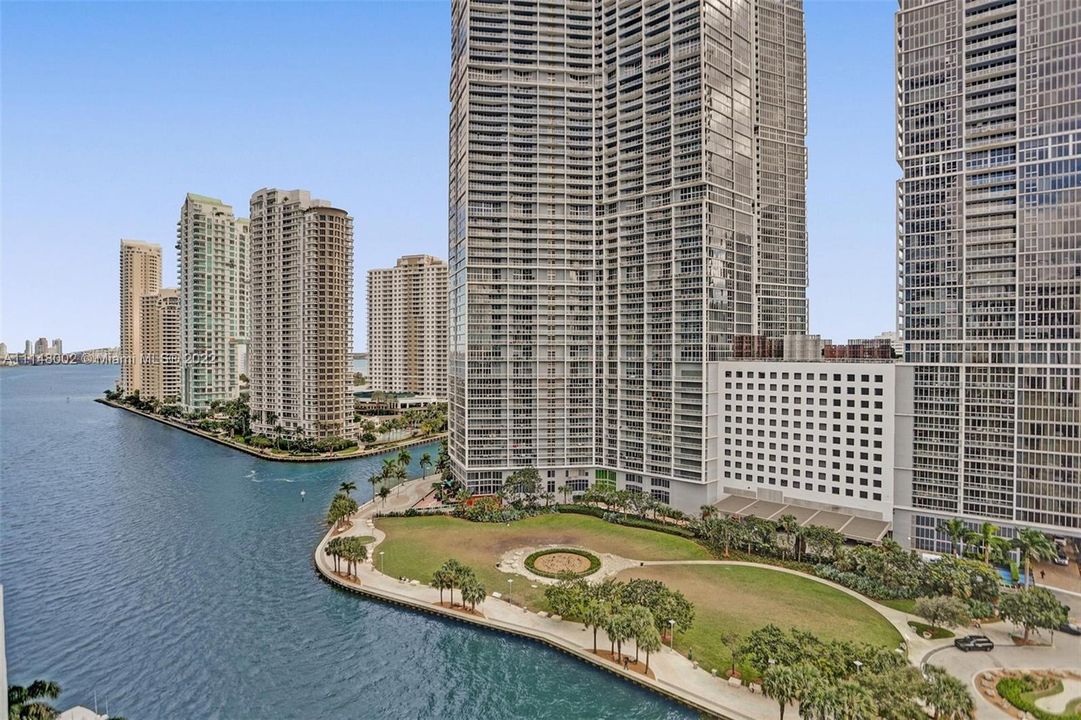 最近售出: $950,000 (2 贝兹, 2 浴室, 1430 平方英尺)