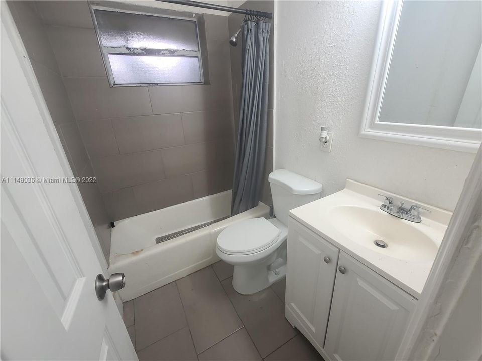 Recently Rented: $1,700 (2 beds, 1 baths, 790 Square Feet)