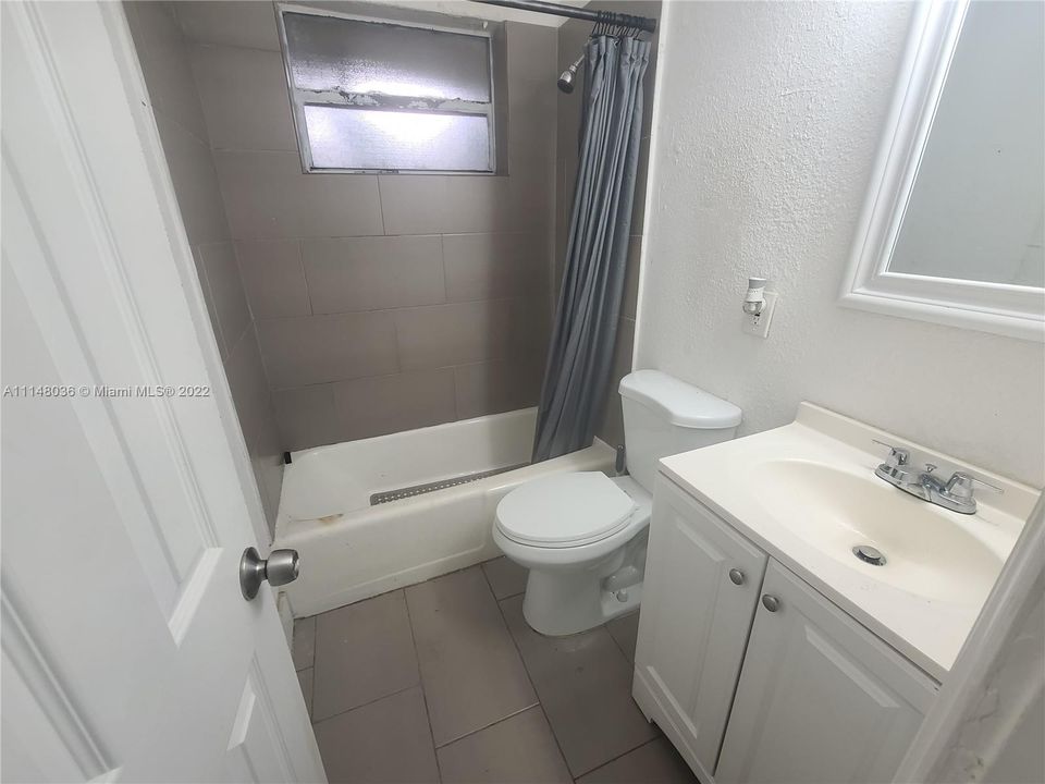 Recently Rented: $1,700 (2 beds, 1 baths, 790 Square Feet)