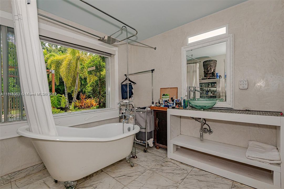 Недавно продано: $1,025,000 (4 спален, 3 ванн, 2246 Квадратных фут)