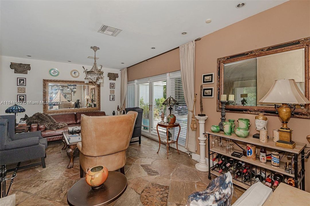 Recently Sold: $1,025,000 (4 beds, 3 baths, 2246 Square Feet)