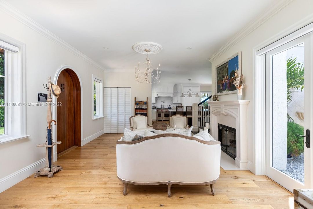Recently Sold: $3,450,000 (4 beds, 3 baths, 3355 Square Feet)
