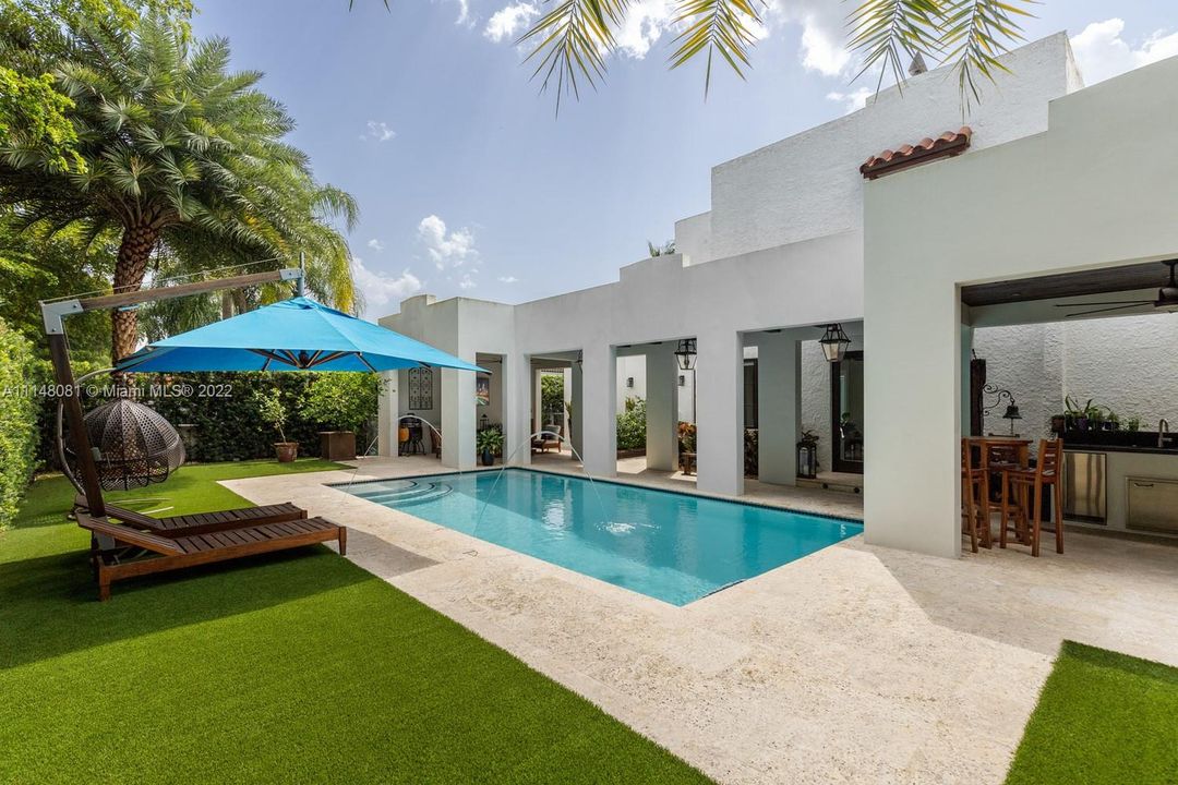 Recently Sold: $3,450,000 (4 beds, 3 baths, 3355 Square Feet)