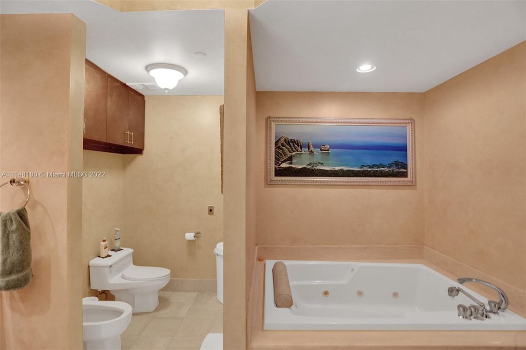 Недавно продано: $879,000 (2 спален, 2 ванн, 2240 Квадратных фут)