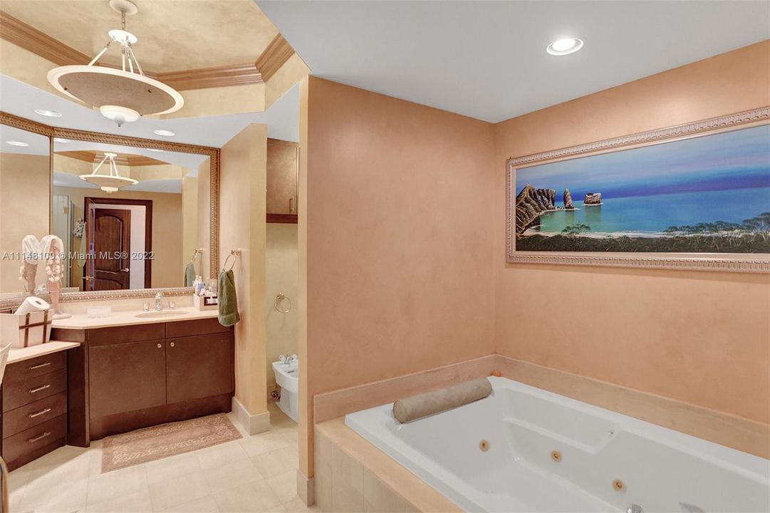 Недавно продано: $879,000 (2 спален, 2 ванн, 2240 Квадратных фут)