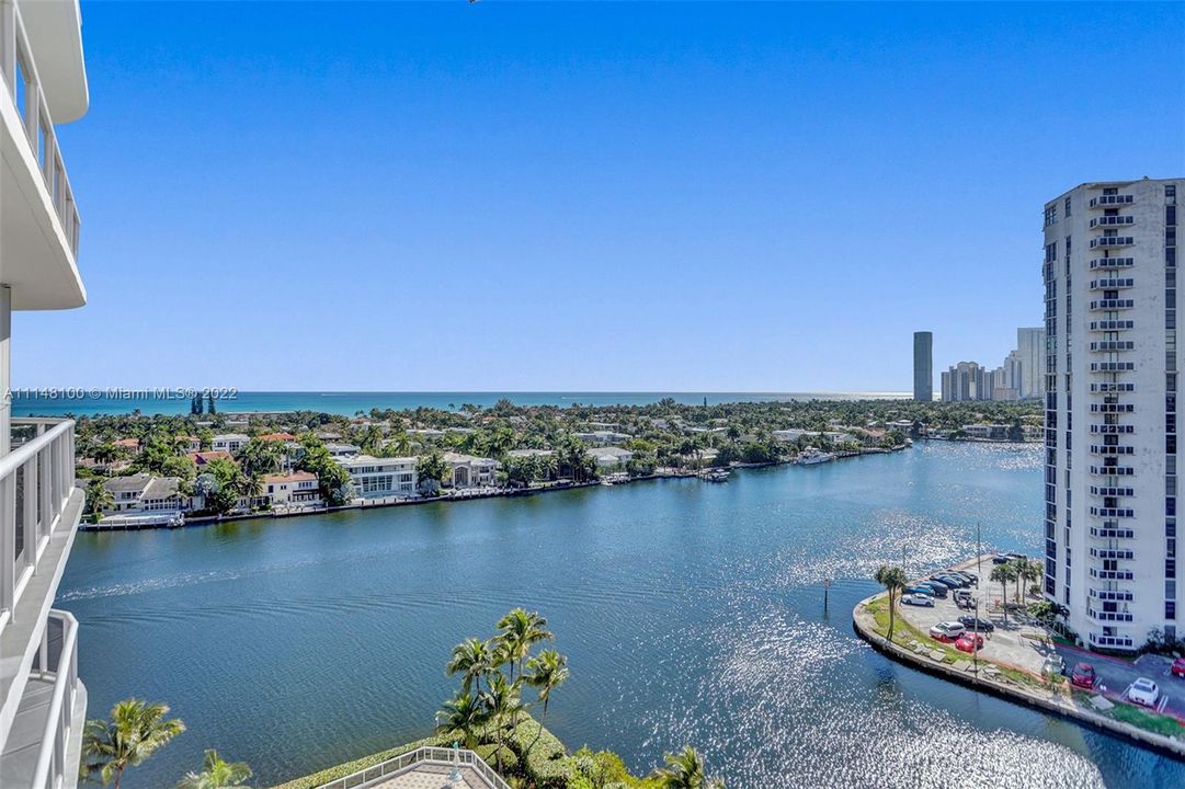 Recently Sold: $879,000 (2 beds, 2 baths, 2240 Square Feet)