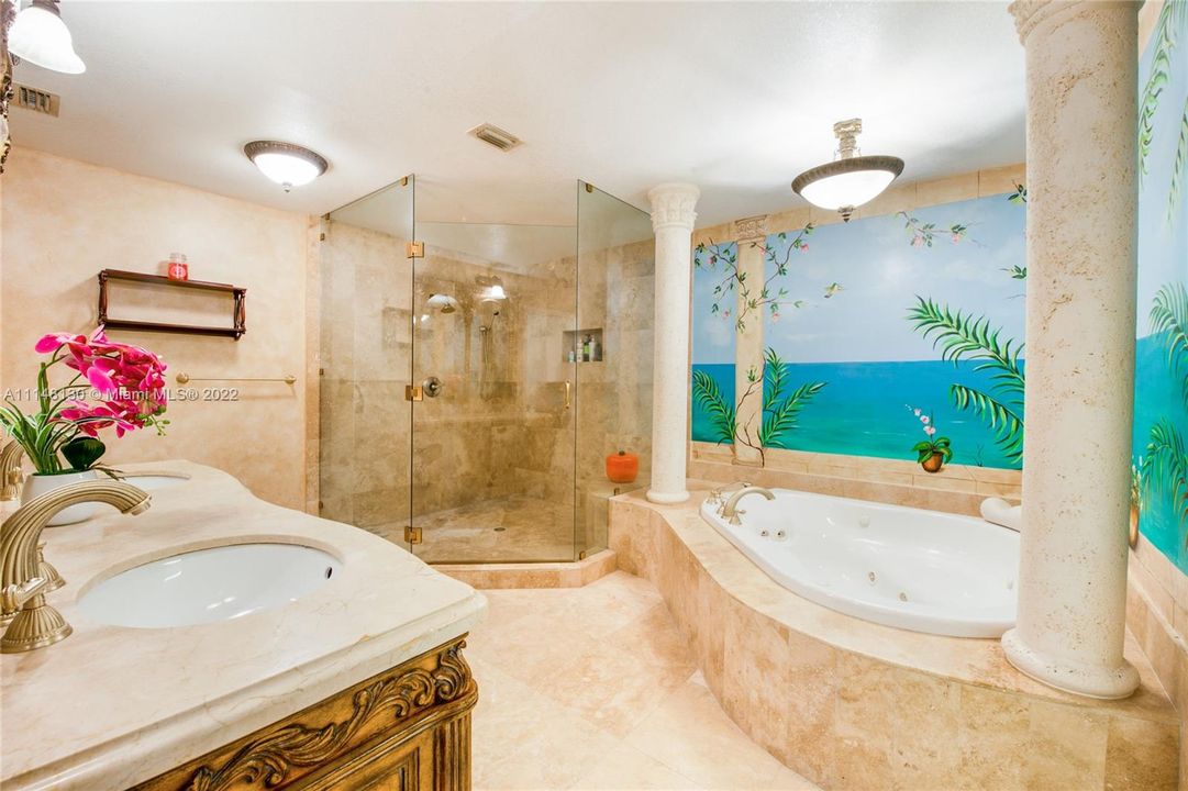 最近售出: $1,426,000 (4 贝兹, 4 浴室, 3552 平方英尺)