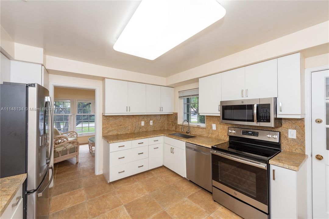 Recently Sold: $1,750,000 (3 beds, 2 baths, 2147 Square Feet)