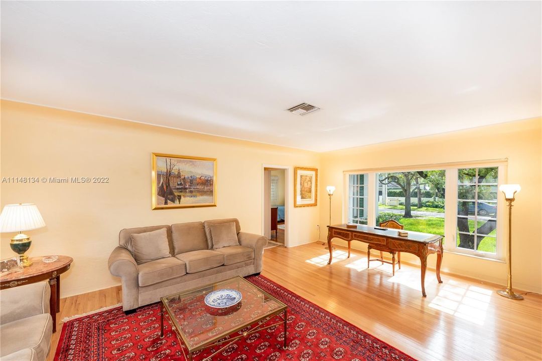 Recently Sold: $1,750,000 (3 beds, 2 baths, 2147 Square Feet)