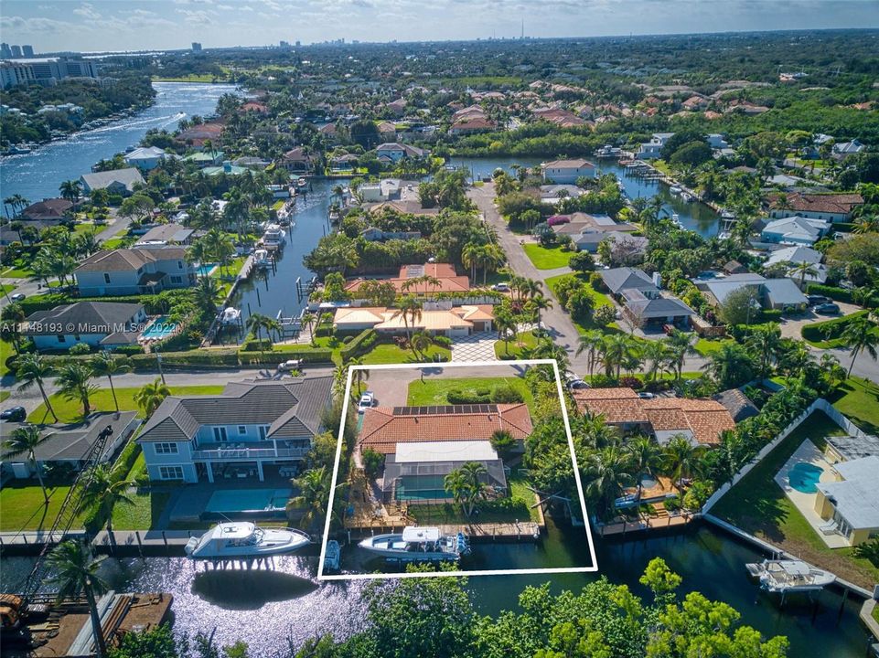 Недавно продано: $2,050,000 (3 спален, 3 ванн, 2214 Квадратных фут)