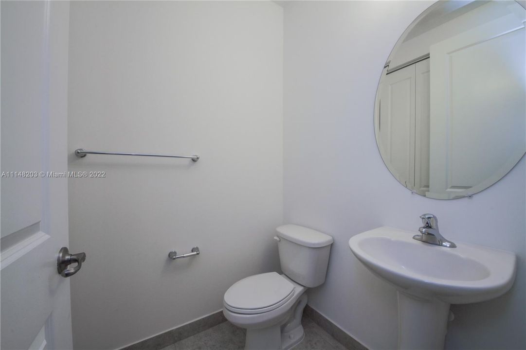 Недавно арендовано: $3,400 (3 спален, 2 ванн, 1950 Квадратных фут)