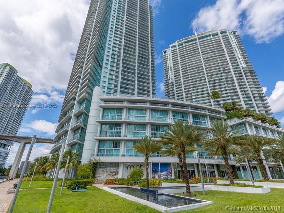 Recently Sold: $520,000 (2 beds, 2 baths, 1110 Square Feet)