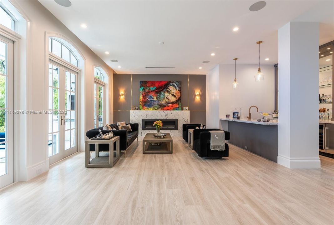 Recently Sold: $6,250,000 (6 beds, 6 baths, 4788 Square Feet)