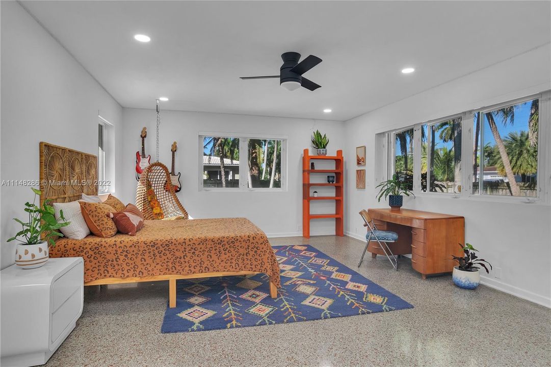 Recently Sold: $1,699,000 (4 beds, 3 baths, 3053 Square Feet)
