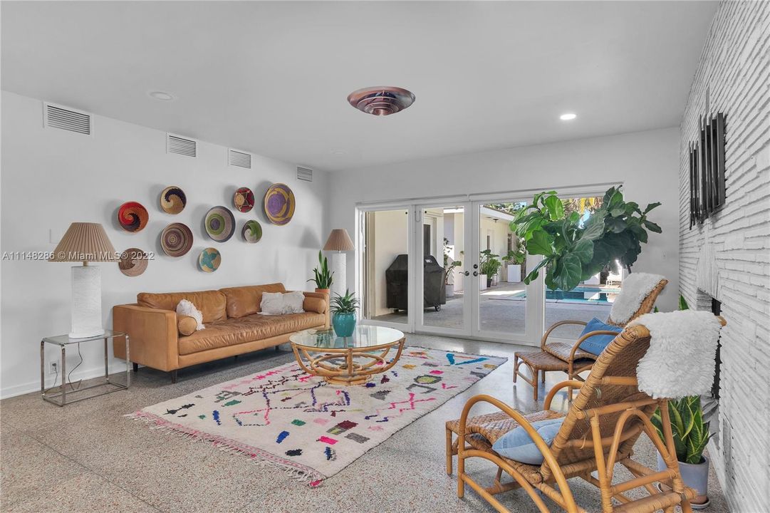 Recently Sold: $1,699,000 (4 beds, 3 baths, 3053 Square Feet)
