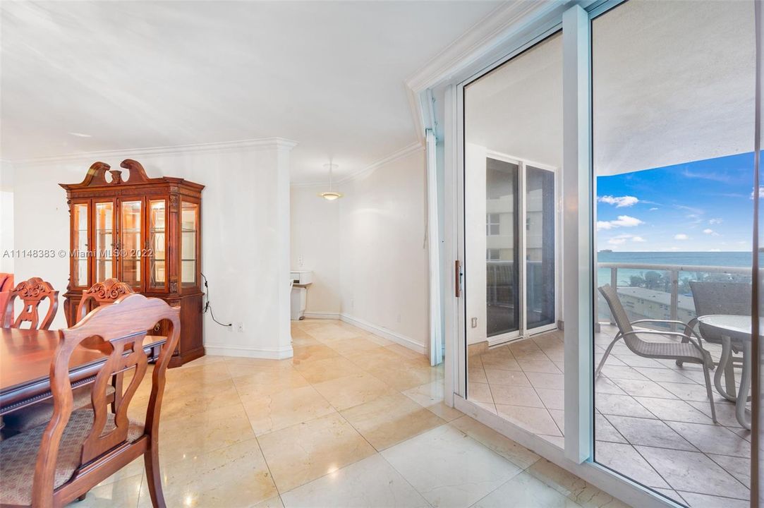 Recently Sold: $1,290,000 (2 beds, 2 baths, 1490 Square Feet)