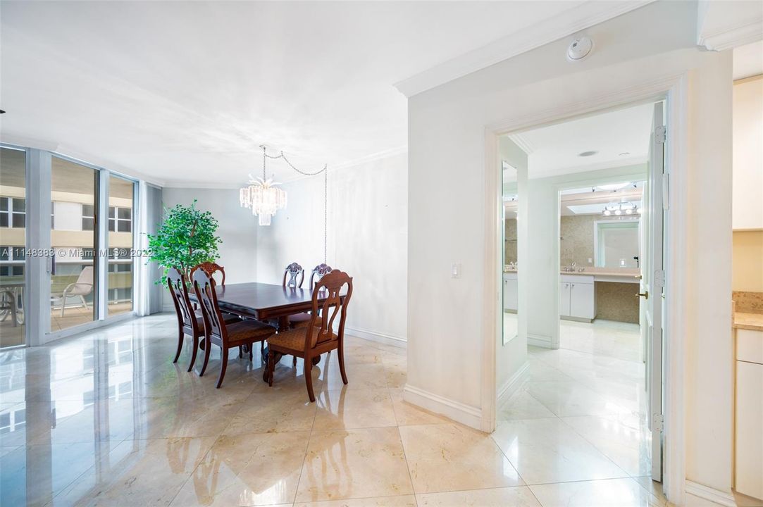 Recently Sold: $1,290,000 (2 beds, 2 baths, 1490 Square Feet)