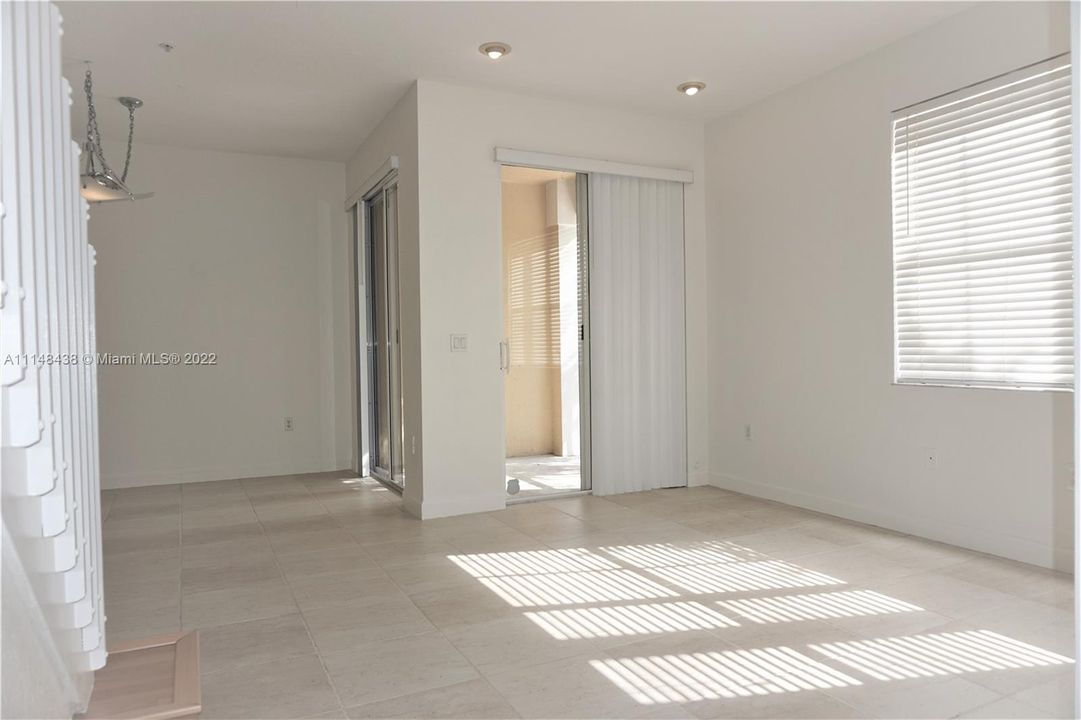Vendido Recientemente: $265,000 (3 camas, 2 baños, 1524 Pies cuadrados)